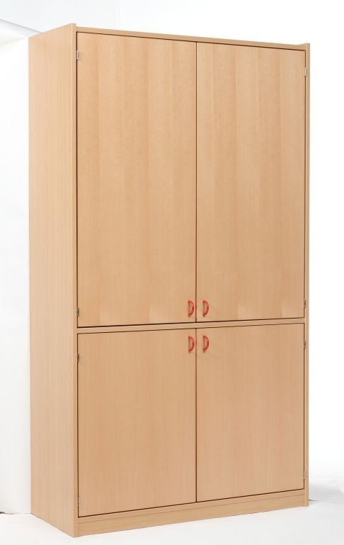 Kast hoog met 4 deuren