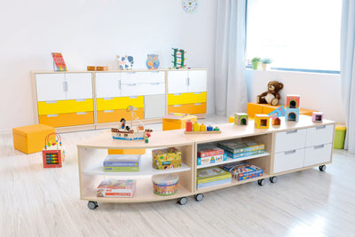 Quadro - S kast met 1 plank op wielen of plint
