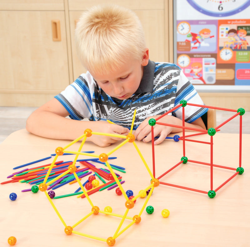 Ballen en stokken voor geometrische spellen