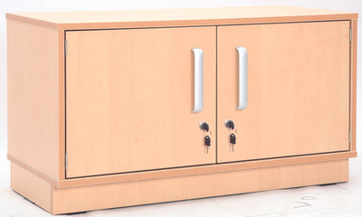 S kast met 1 plank en scheidingswand met plint.