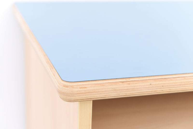 Gemeenschappelijke tafel met opslag
