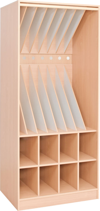 Kast voor beddengoed en 8 matrassen - met gordijn