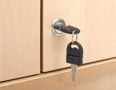 Flexi-kasten S met legbord, breed - met plint, berken deuren met slot