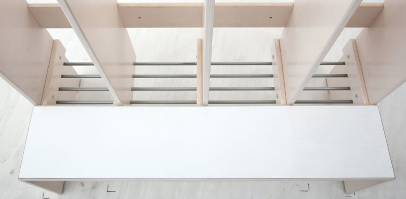 Garderobe 4 pers., aan de muur te bevestigen - gebleekt multiplex