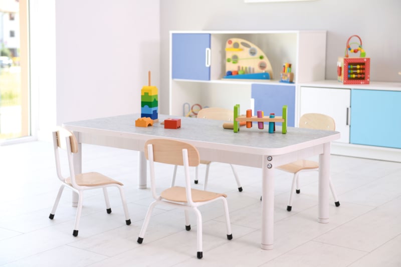 Quint stoel wit, maat 4